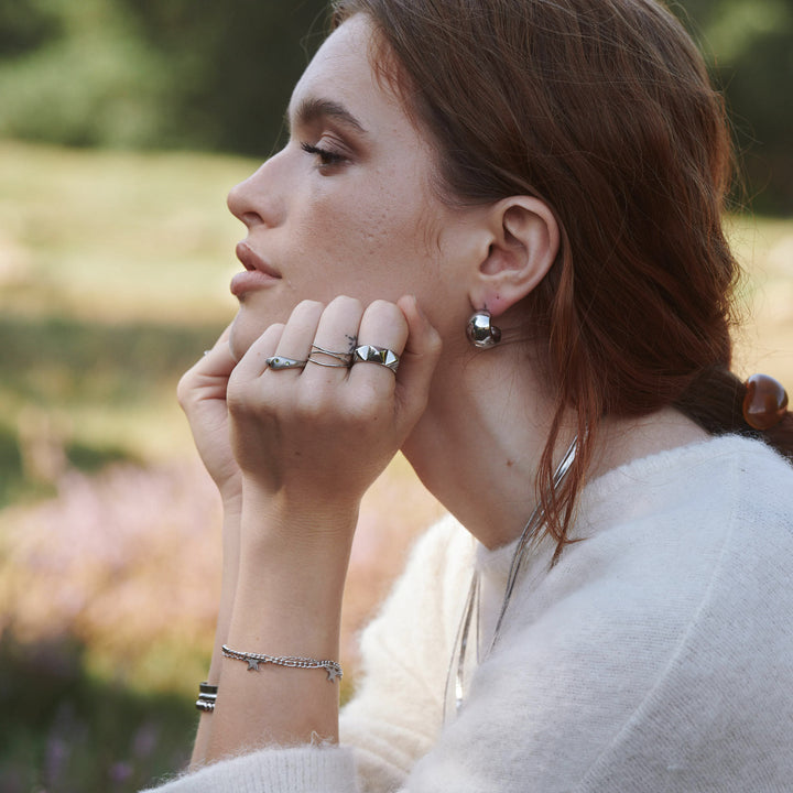 Selena - Chunky ørestikker i rustfrit stål