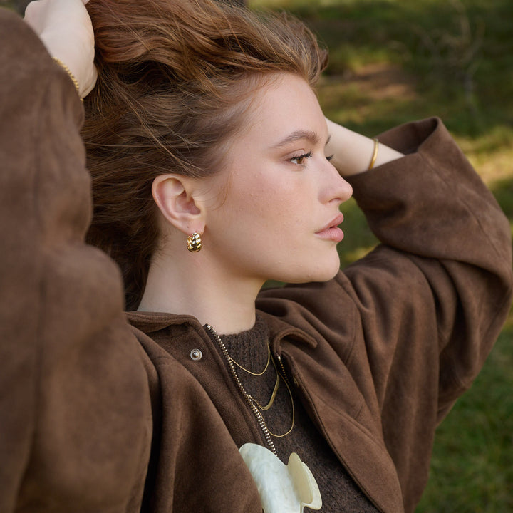 Naia - Croissant øreringe med ring i rustfrit stål
