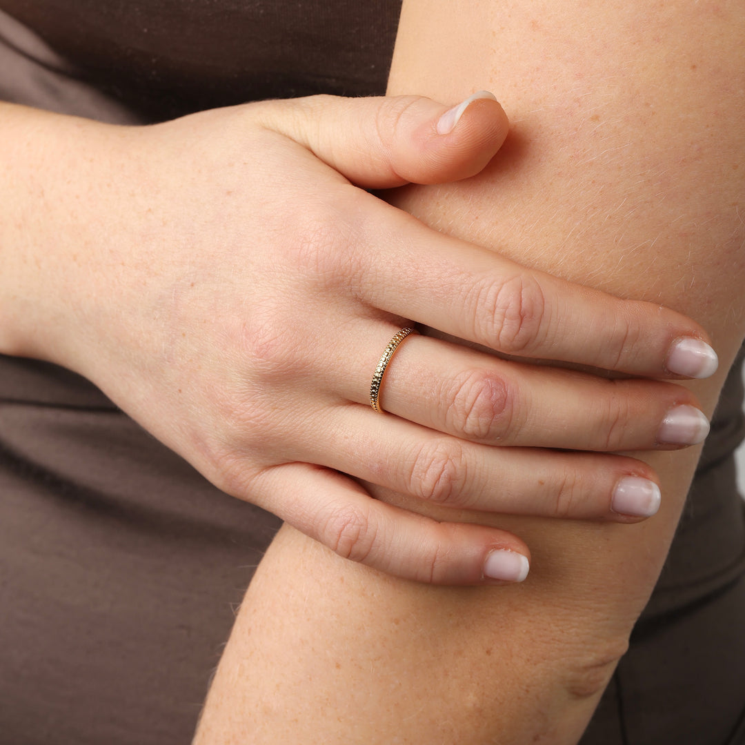 Sigrun - Delikat ring i rustfrit stål