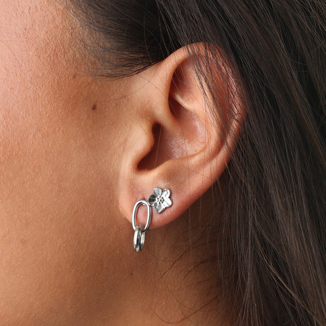 Sadia - Blomst Ørestikker i Rustfrit Stål