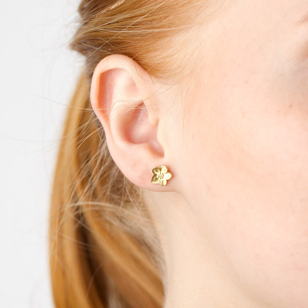 Sadia - Blomst Ørestikker i Rustfrit Stål