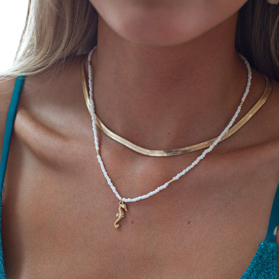 Ellie - Seahorse White Beads Halskæde